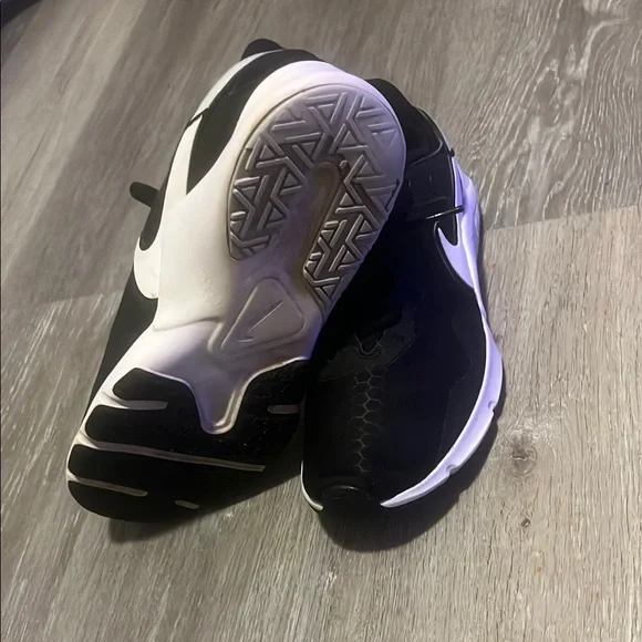 Nike Men's Black Running Shoes - Picture 5 of 10